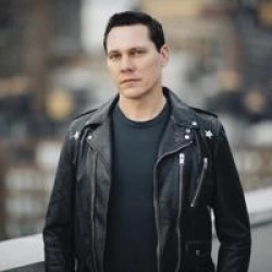 Виконавець Tiësto